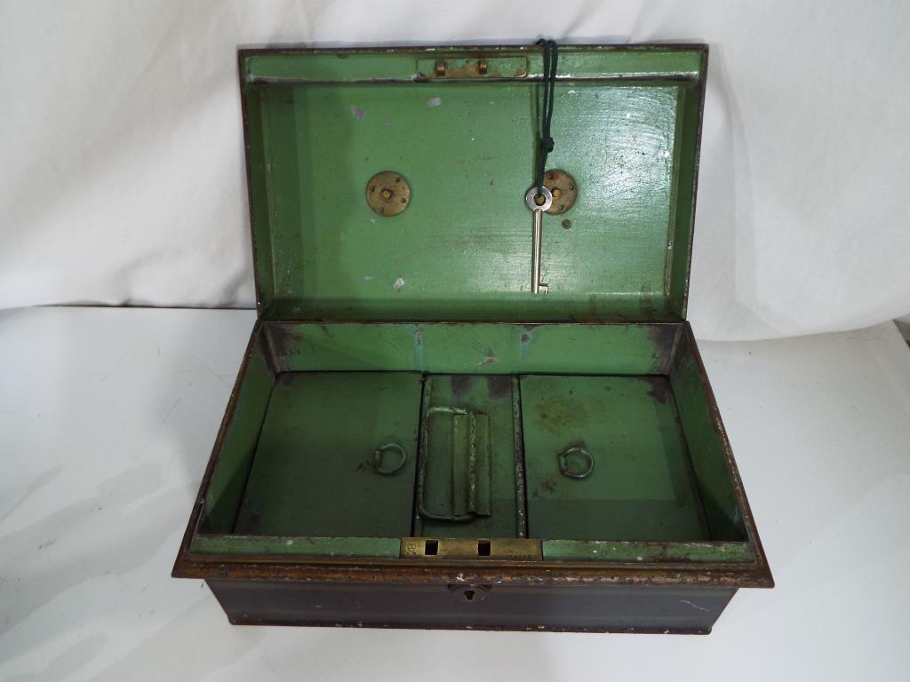 A good lot to include a vintage metal cash box with key, - Image 2 of 4