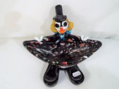 A vintage Murano glass clown in the form of a bowl Est £20 - £40