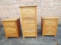 Brooklyn Oak - a Brooklyn Oak five drawer chest of drawers approx 104cm x 51cm x 45cm Est £30 -