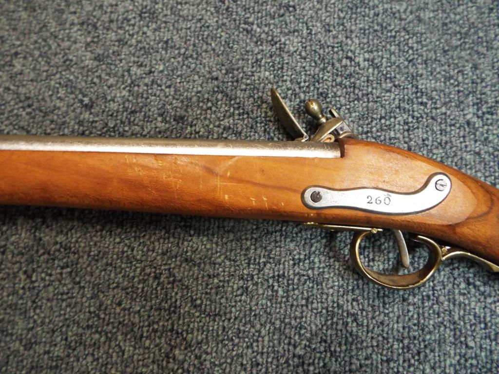 A replica French smoothbore flintlock rifle with bayonet. - Image 4 of 10