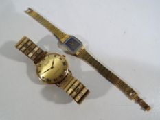 A gentleman's vintage Accurist 21 jewel Shockmaster wristwatch with expandable bracelet and a