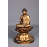 A LARGE JAPANESE GILT LACQUERED WOOD FIGURE OF AMIDA BUDDHA, EDO PERIOD,