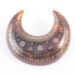 A 19th CENTURY TORTOISESHELL AND GOLD PIQUE BROOCH,