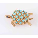 A TURQUOISE SET TURTLE BROOCH BY CARTIER,