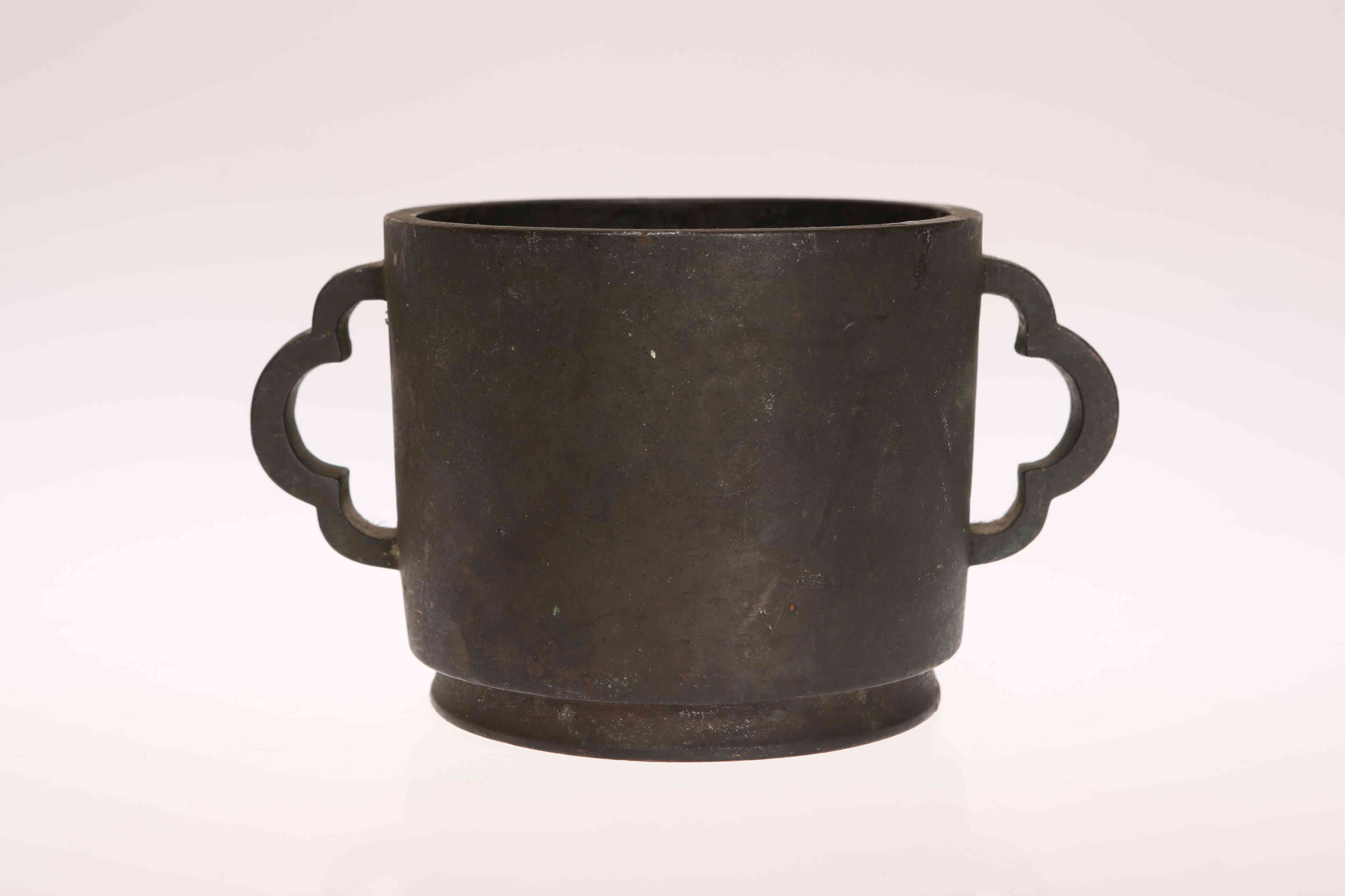 A CHINESE LEADED BRONZE TWO-HANDLED CUP, cylindrical with half quatrefoil handles and recessed foot, - Image 2 of 11