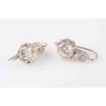 A PAIR OF DIAMOND EARRINGS,