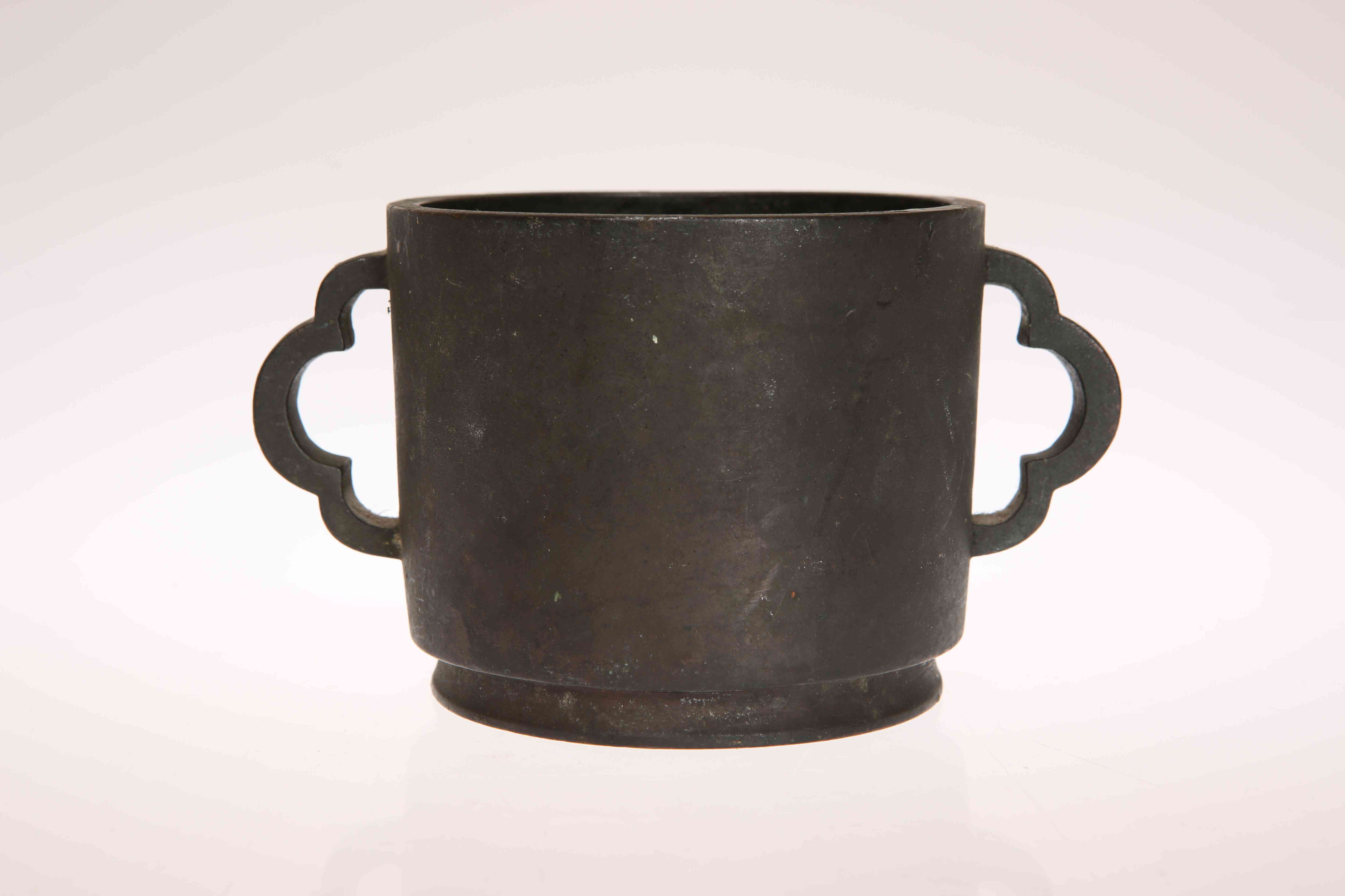 A CHINESE LEADED BRONZE TWO-HANDLED CUP, cylindrical with half quatrefoil handles and recessed foot, - Image 3 of 11