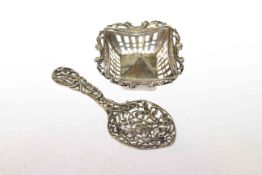 William Comyns cast silver pierced spoon and small bon bon dish (2)