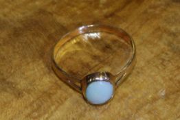 18 carat gold opal ring
