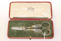 Silver grape scissors, James Dixon & Sons, Sheffield 1913,