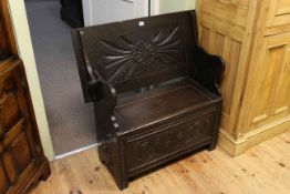 Small carved oak monks bench, 91.