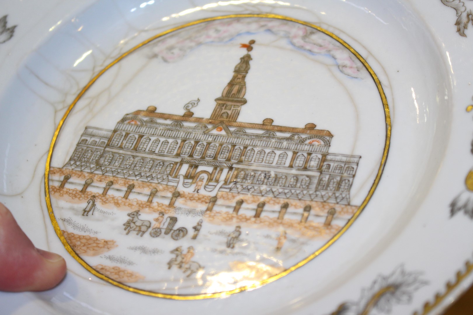 A CHINESE EXPORT PLATE, painted to the well with a palace and figures within a gilt rim border, - Image 6 of 6