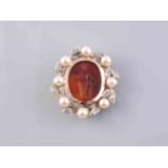 A CARNELIAN, CULTURED PEARL AND DIAMOND BROOCH,