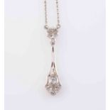 AN EDWARDIAN DIAMOND SET PENDANT,