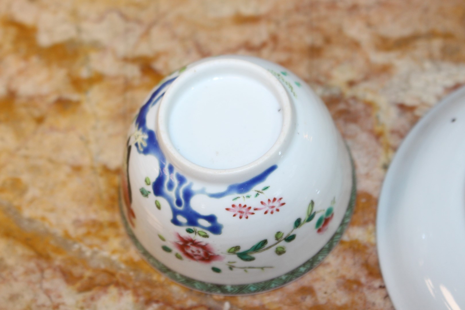 A COLLECTION OF FIVE CHINESE TEA BOWLS AND SAUCERS, - Image 15 of 22