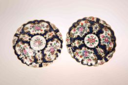 A PAIR OF WORCESTER SCALE BLUE GROUND SCALLOPED PLATES, CIRCA 1770,
