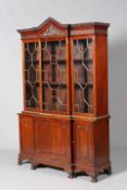 A CHIPPENDALE STYLE MAHOGANY BREAKFRONT BOOKCASE, LATE 19TH/EARLY 20TH CENTURY,