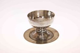 THE ARTIFICER'S GUILD, AN ARTS & CRAFTS SMALL SILVER TRAVELLING CHALICE AND PATEN, London 1907,