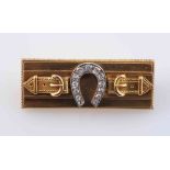 A VICTORIAN DIAMOND SET BROOCH,