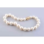 A WEMPE CULTURED PEARL NECKLACE,