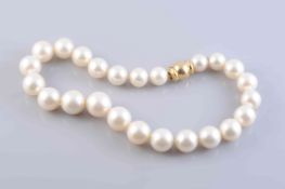 A WEMPE CULTURED PEARL NECKLACE,