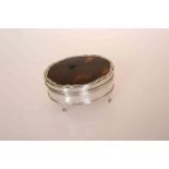 A GEORGE V SILVER AND TORTOISESHELL JEWELLERY BOX, ADIE BROTHERS, BIRMINGHAM 1928, of oval form,
