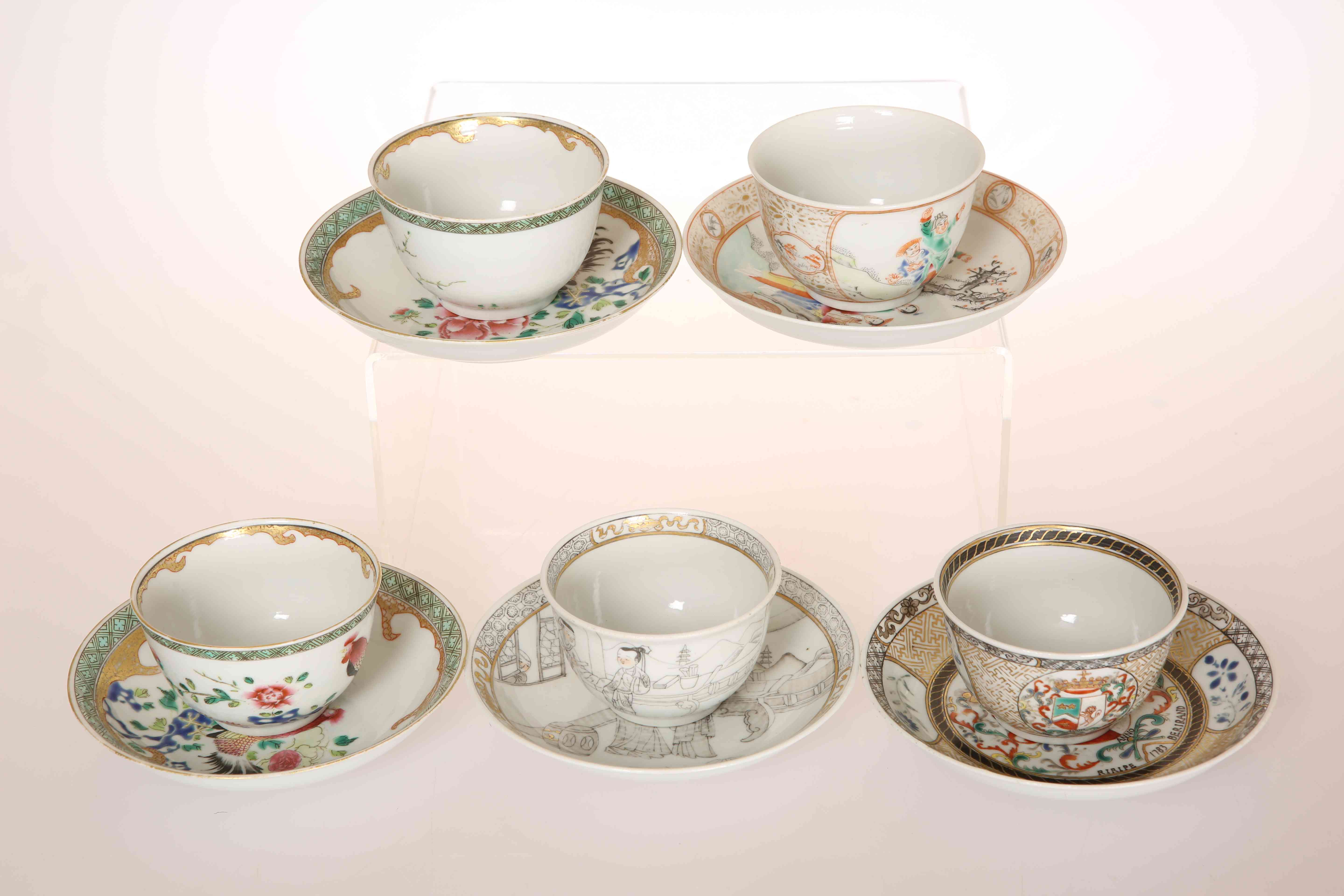 A COLLECTION OF FIVE CHINESE TEA BOWLS AND SAUCERS,