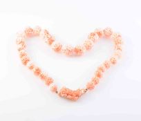 A CHINESE CORAL NECKLACE,