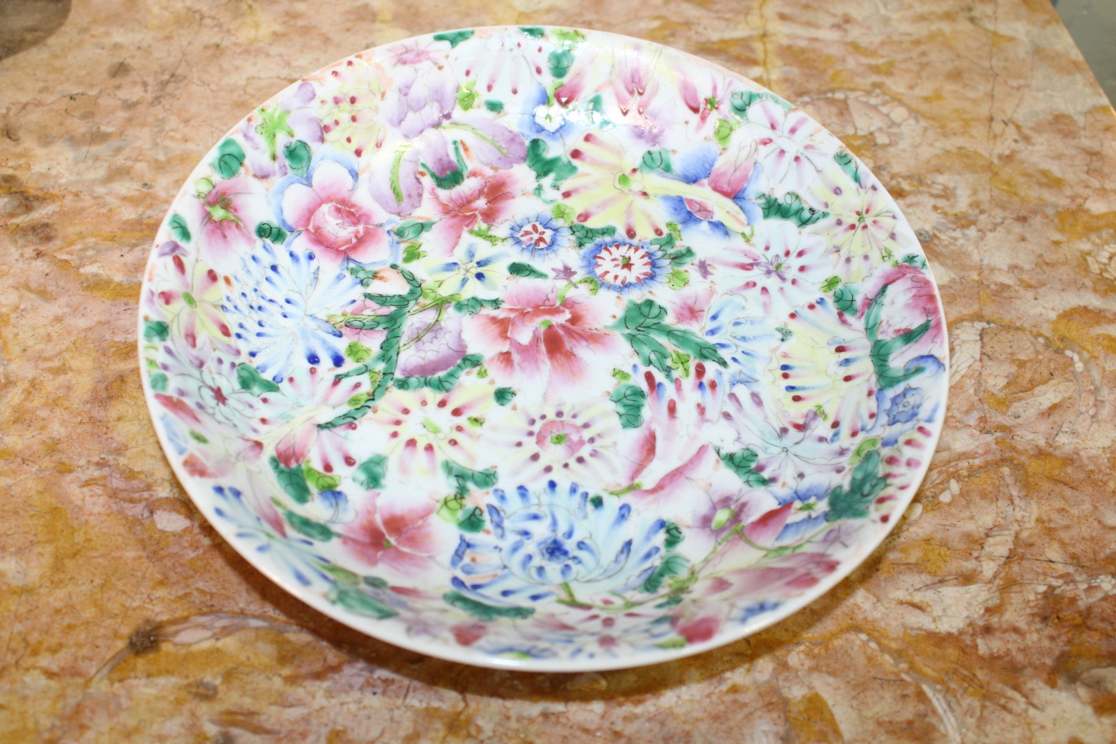 A PAIR OF CHINESE FAMILLE ROSE MILLEFIORE PORCELAIN DISHES, on a white ground, - Image 7 of 7