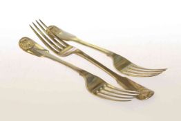 Set of three George III silver dinner forks, London 1816, gross 7.