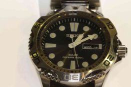 Seiko Divers 200M Solar gentleman's wristwatch and box