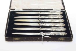 Set of six silver handled knives, Sheffield 1933,