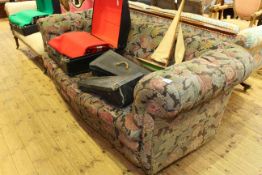 Country house Chesterfield settee in floral buttoned fabric,