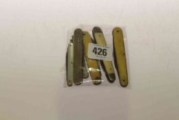 Two silver folding knives and four metal folding knives (6)