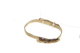 9 carat gold fine mesh bracelet with buckle fastener