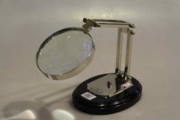 Adjustable desk magnifier
