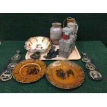 A tray of two decanter tantalus, with decanters and labels, a West German vase, pottery vase,