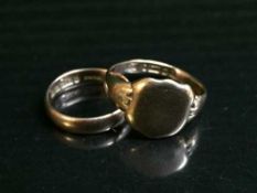 Two 9ct gold rings, 6.