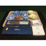 A tray of boxed Royal Crown Derby shallow dish, Aynsley cake knife, Carlton ware dishes,