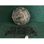 Two cast metal coat racks - Horses (2)