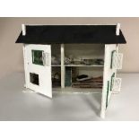 A mid 20th century doll's house