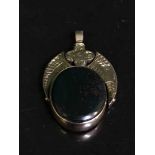 A vintage 9ct gold swivel fob