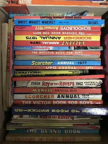 Two boxes of vintage books and annuals - Skippy, Valiance,