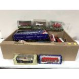 A tray of boxed and unboxed die cast cars and buses