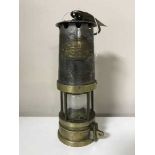 A safety miner's lamp