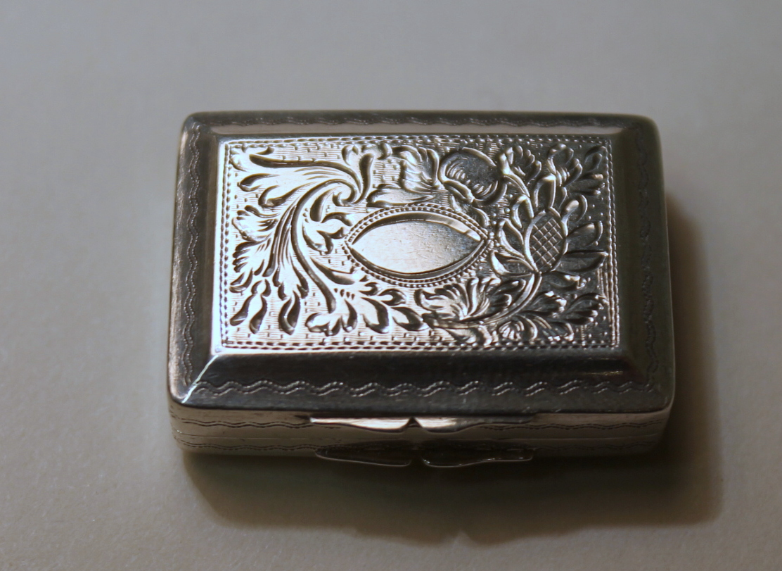 Silver rectangular vinaigrette with incurved edges scrolling grille, by John Bettridge, Birmingham, - Image 7 of 10