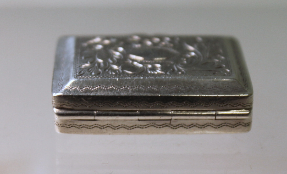 Silver rectangular vinaigrette with incurved edges scrolling grille, by John Bettridge, Birmingham, - Image 5 of 10