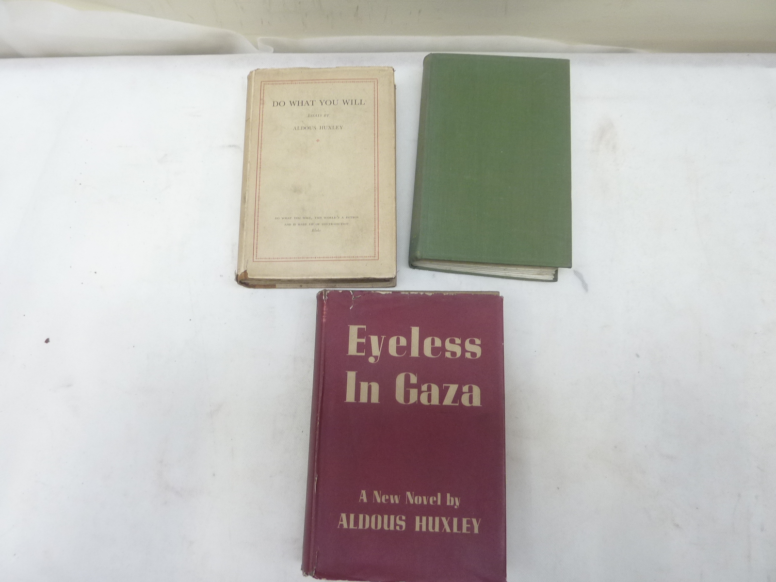 HUXLEY ALDOUS. Eyeless in Gaza. Orig. cloth, some edge soiling, in torn & chipped d.w. 1st ed.