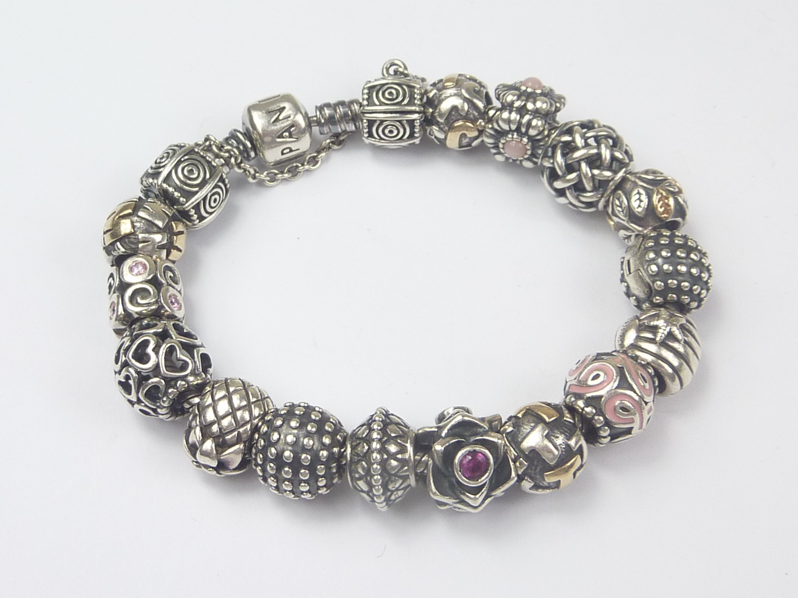 Pandora bracelet with silver charms. - Image 2 of 5