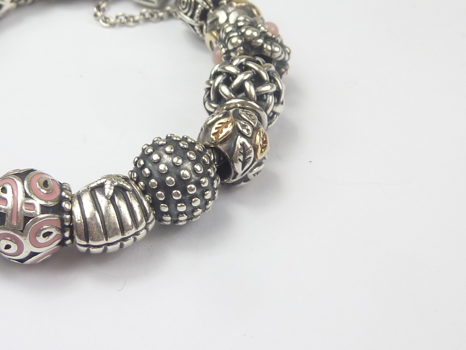 Pandora bracelet with silver charms. - Image 4 of 5